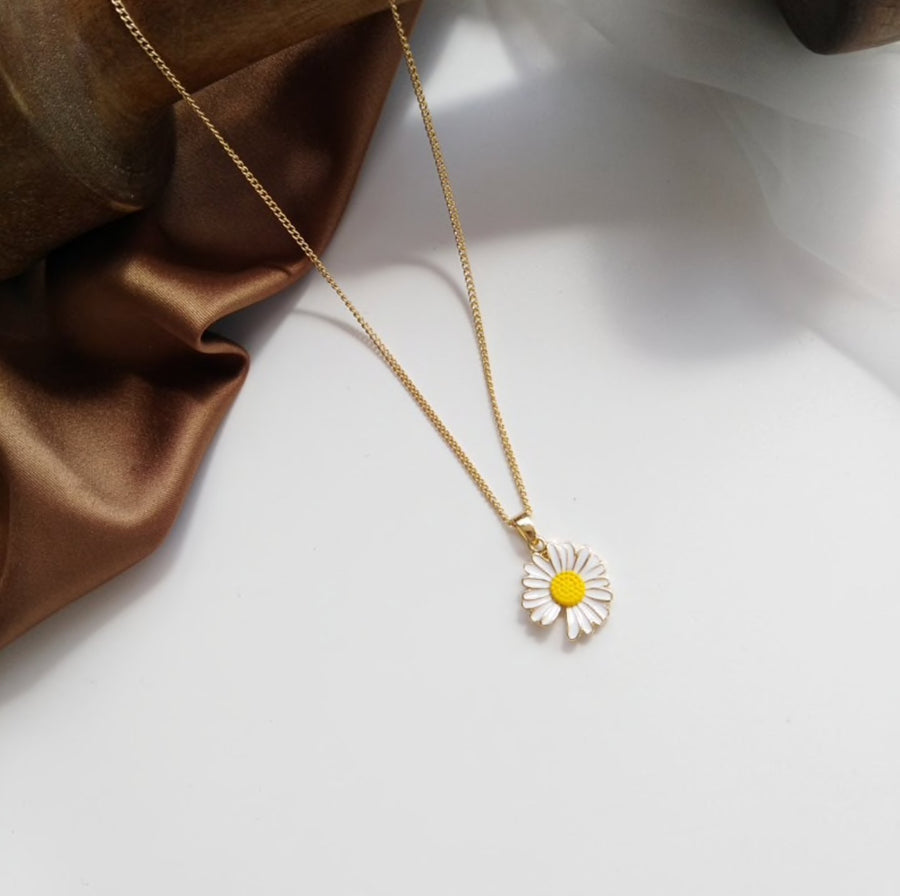 Daisy Pendant Necklace