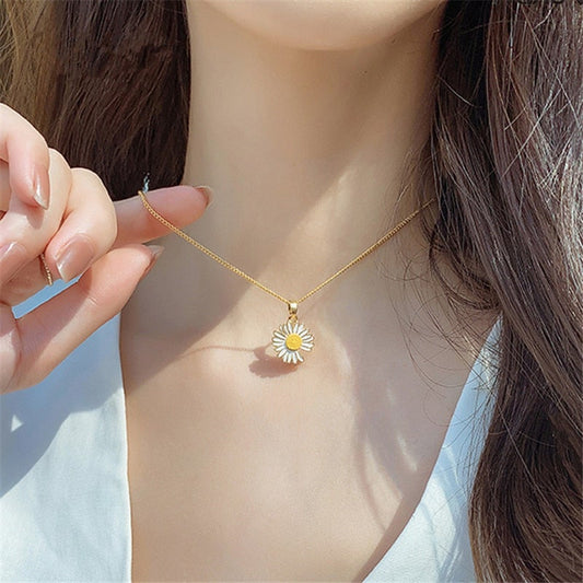 Daisy Pendant Necklace